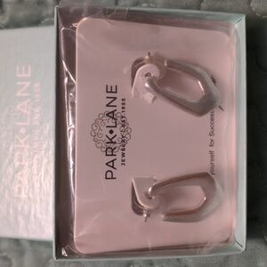 NWT Park Lane, Del Ray earrings.